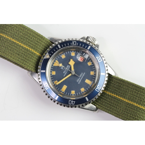 54 - TUDOR SUBMARINER SNOWFLAKE BLUE 7021/0 CIRCA 1972, circulae blue dial with cream patina hour markers... 