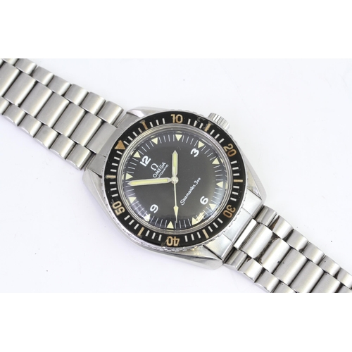44 - VINTAGE OMEGA SEAMASTER 300 'STAR DIAL' 165.024 CIRCA 1964, circular black dial with triangular hour... 