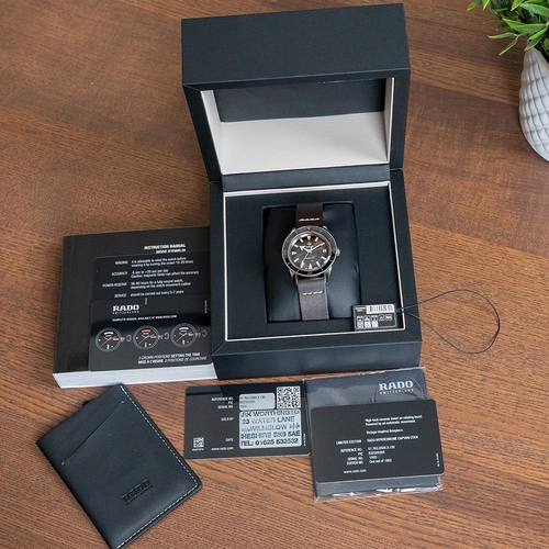 121 - GENTLEMAN'S RADO HYPERCHROME CAPTAIN COOK LIMITED EDITION, R32500305, MAY 2018 BOX AND PAPERS, 37MM ... 