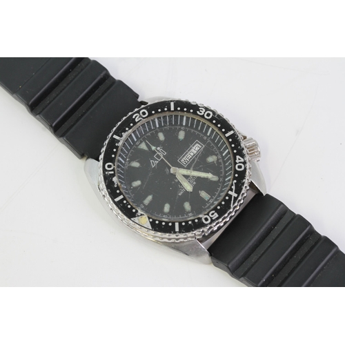 132 - ADI QUARTZ WATCH ISRAELI MILITARY WATCH REF 229, Black dial signed ADI with day/date window at 3 o'c... 