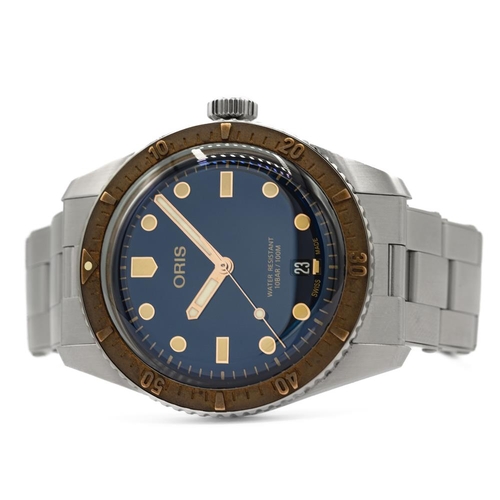 138 - GENTLEMAN'S ORIS DIVERS SIXTY-FIVE 40MM BRZONE & STEEL, 01 733 7707 4355, OCTOBER 2020 BOX & PAPERS,... 