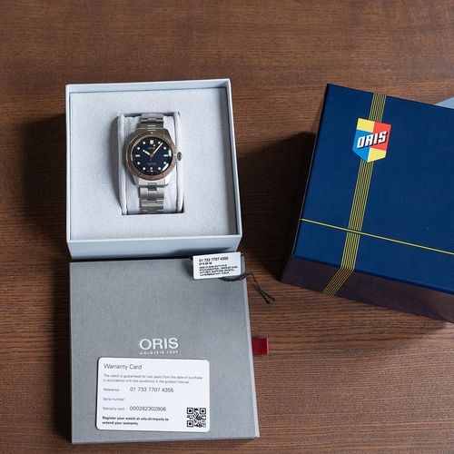 138 - GENTLEMAN'S ORIS DIVERS SIXTY-FIVE 40MM BRZONE & STEEL, 01 733 7707 4355, OCTOBER 2020 BOX & PAPERS,... 