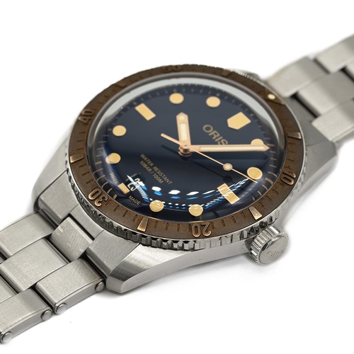 138 - GENTLEMAN'S ORIS DIVERS SIXTY-FIVE 40MM BRZONE & STEEL, 01 733 7707 4355, OCTOBER 2020 BOX & PAPERS,... 