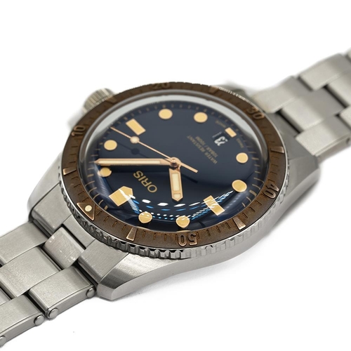 138 - GENTLEMAN'S ORIS DIVERS SIXTY-FIVE 40MM BRZONE & STEEL, 01 733 7707 4355, OCTOBER 2020 BOX & PAPERS,... 