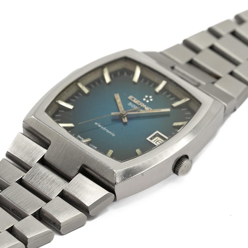 153 - GENTLEMAN'S ETERNA SONIC ELECTRONIC INTEGRATED BRACELET FUME DIAL, CIRCA. 1970S, 37MM CASE, cushion ... 