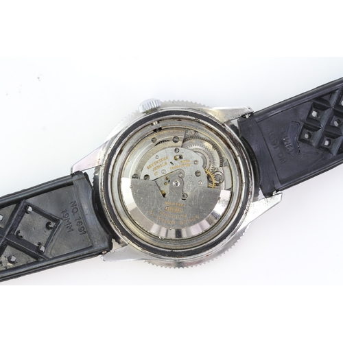 16 - RARE VINTAGE GRUEN OCEAN CHIEF DIVER WATCH 560 RSS CIRCA 1950s, circular black gilt dial with baton ... 