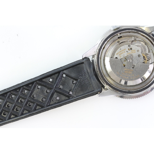 16 - RARE VINTAGE GRUEN OCEAN CHIEF DIVER WATCH 560 RSS CIRCA 1950s, circular black gilt dial with baton ... 