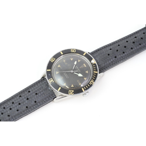 16 - RARE VINTAGE GRUEN OCEAN CHIEF DIVER WATCH 560 RSS CIRCA 1950s, circular black gilt dial with baton ... 