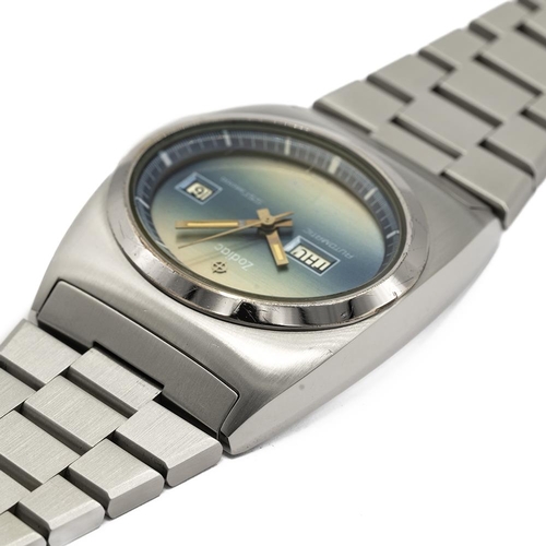 168 - GENTLEMAN'S ZODIAC SST AUTOMATIC 36000 HI-BEAT ON BRACELET, 862 967, CIRCA. 1975, 35.5MM CASE, oval ... 