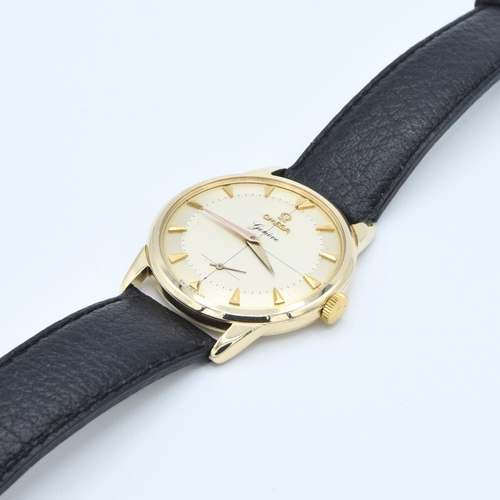 189 - OMEGA GENEVE IN SOLID 9CT GOLD WITH ORIGINAL TWO-TONE DIAL CROSS HAIR DIAL & ARROW BATONS 1956. SERI... 