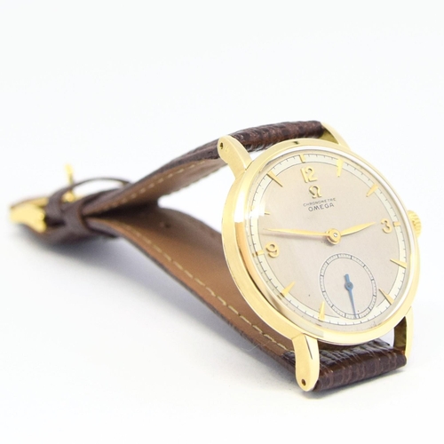 196 - RARE OMEGA CHRONOMETER IN 14CT GOLD WITH TWO TONE DIAL MODEL 2364 1944. SERIAL 10505237, REFERENCE 2... 