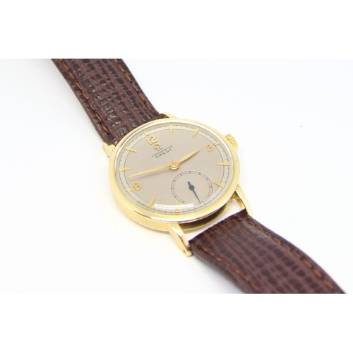 196 - RARE OMEGA CHRONOMETER IN 14CT GOLD WITH TWO TONE DIAL MODEL 2364 1944. SERIAL 10505237, REFERENCE 2... 