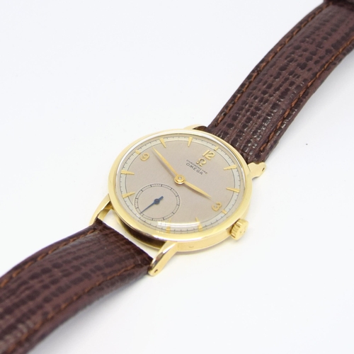 196 - RARE OMEGA CHRONOMETER IN 14CT GOLD WITH TWO TONE DIAL MODEL 2364 1944. SERIAL 10505237, REFERENCE 2... 