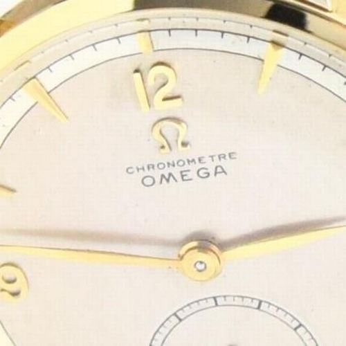 196 - RARE OMEGA CHRONOMETER IN 14CT GOLD WITH TWO TONE DIAL MODEL 2364 1944. SERIAL 10505237, REFERENCE 2... 