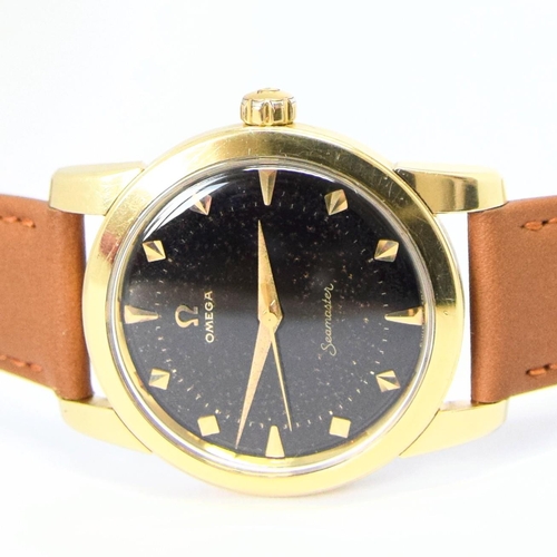 205 - OMEGA SEAMASTER WRISTWATCH MODEL 2759-2 WITH ORIGINAL BLACK DIAL IN GOLD-CAPPED CASE 1956. SERIAL 15... 