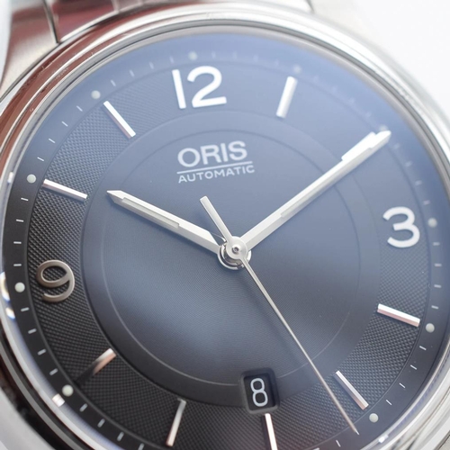 206 - ORIS CLASSIC DATE 7594 WITH BLACK DIAL IN STAINLESS STEEL ON BRACELET CIRCA 2014 CAL. 733 (SELLITA S... 