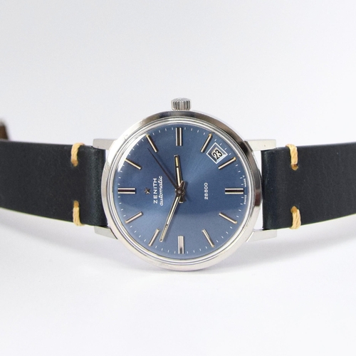 210 - ZENITH AUTOMATIC DATE 28800 MODEL 1209 WITH ORIGINAL METALLIC BLUE DIAL CIRCA 1960S. REFERENCE 1209-... 