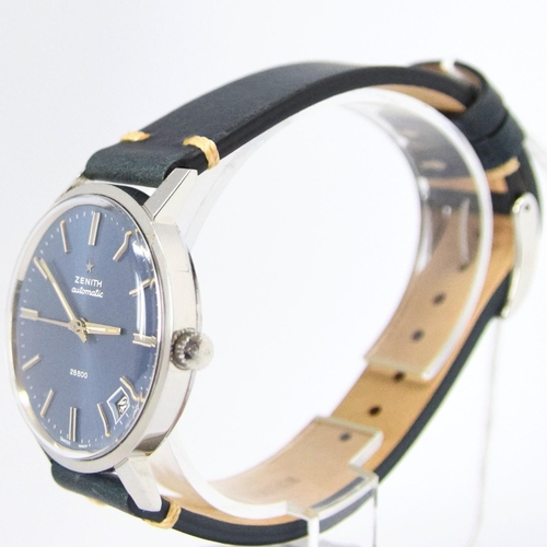 210 - ZENITH AUTOMATIC DATE 28800 MODEL 1209 WITH ORIGINAL METALLIC BLUE DIAL CIRCA 1960S. REFERENCE 1209-... 