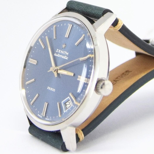 210 - ZENITH AUTOMATIC DATE 28800 MODEL 1209 WITH ORIGINAL METALLIC BLUE DIAL CIRCA 1960S. REFERENCE 1209-... 