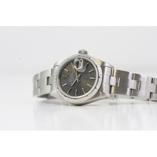 37 - LADIES OYSTER PERPETUAL DATE REFERENCE 69190 CIRCA 1987, circular sunburst silver dial with baton ho... 