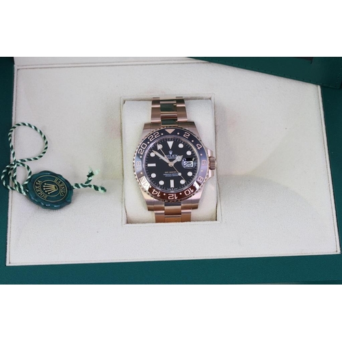 44 - 18CT ROLEX GMT MASTER II 'ROOTBEER' REFERENCE 126715CHNR BOX AND PAPERS 2022, circular gloss black d... 