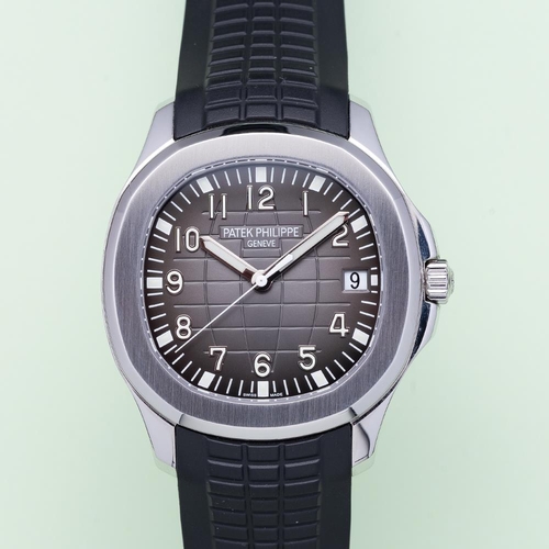 47 - GENTLEMAN'S PATEK PHILIPPE AQUANAUT DATE, 5167A-001, CIRCA. 2012/16 WITH BOX, 40MM CASE, circular bl... 