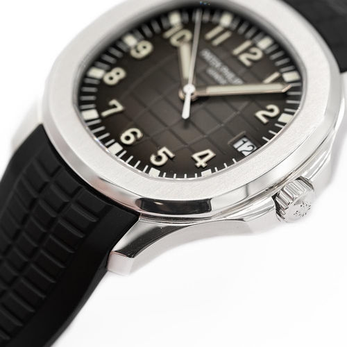 47 - GENTLEMAN'S PATEK PHILIPPE AQUANAUT DATE, 5167A-001, CIRCA. 2012/16 WITH BOX, 40MM CASE, circular bl... 