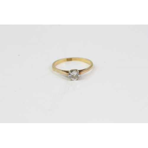 859 - 18ct gold ring with single diamond 0.40 ct