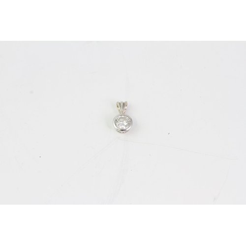 863 - Brilliant cut Diamond pendant