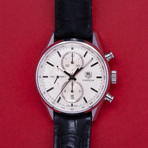 87 - GENTLEMAN'S TAG HEUER CARRERA 1887 CHRONOGRAPH CAR2111-3 NOVEMEBER 2014 BOX & PAPERS, circular silve... 