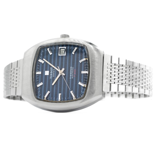 152 - GENTLEMAN'S TISSOT ELECTRONIC F300HZ BLUE DIAL WITH BRACELET, CIRCA. 1973, 38.5MM CASE, cushion text... 