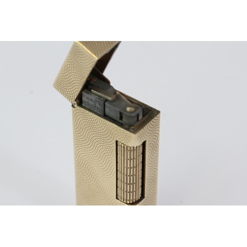 358 - 9CT DUNHILL 'PEBBLE' LIGHTER CIRCA 1960S MADE IN LONDON WITH BOX