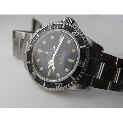 44 - 1970 ROLEX OYSTER PERPETUAL SUBMARINER WRISTWATCH REF 5513, Black matt tritium dial with circular tr... 