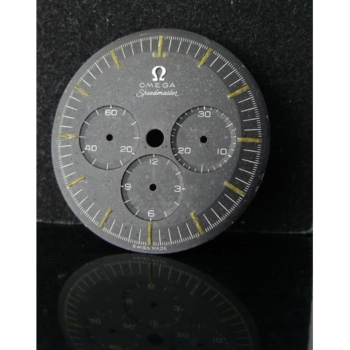 45 - RARE OMEGA SPEEDMASTER DIAL REF 2915-1, black circular matt dial with luminescent indices under UV. ... 