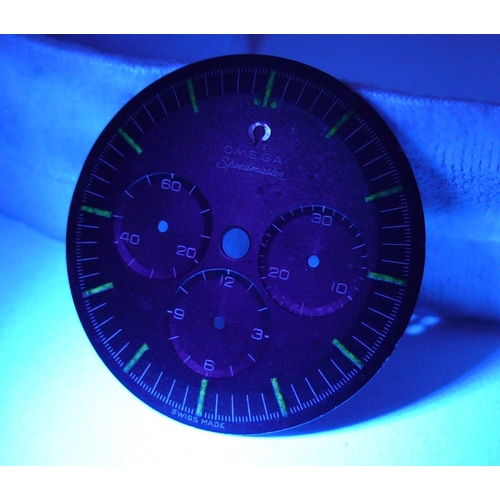 45 - RARE OMEGA SPEEDMASTER DIAL REF 2915-1, black circular matt dial with luminescent indices under UV. ... 