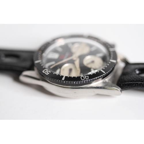 114 - VINTAGE UNIVERSAL GENEVE SPACE COMPAX CHRONOGRAPH, Circular black dial with three white subsidiary d... 