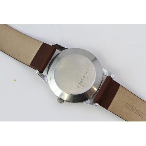 117 - DOUBLE SIGNED UNIVERSAL GENEVE J.W BENSON 35MM, Circular silver dial with baton hour markers. In a s... 