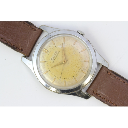 83 - *TO BE SOLD WITHOUT RESERVE* VINTAGE DOXA MANUAL WIND, circular patina dial with baton hour markers,... 