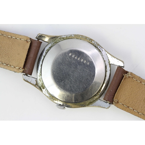 83 - *TO BE SOLD WITHOUT RESERVE* VINTAGE DOXA MANUAL WIND, circular patina dial with baton hour markers,... 