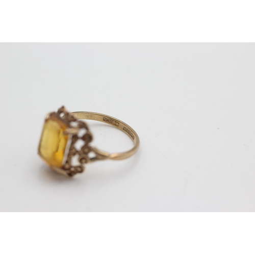 1059 - 9ct gold vintage paste dress ring (2g)