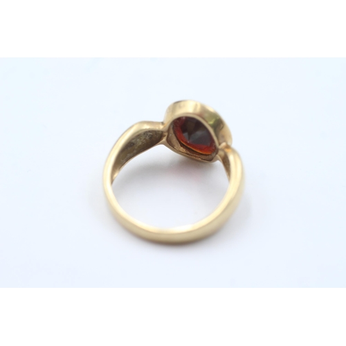 1089 - 9ct gold vintage garnet ring (3.4g)