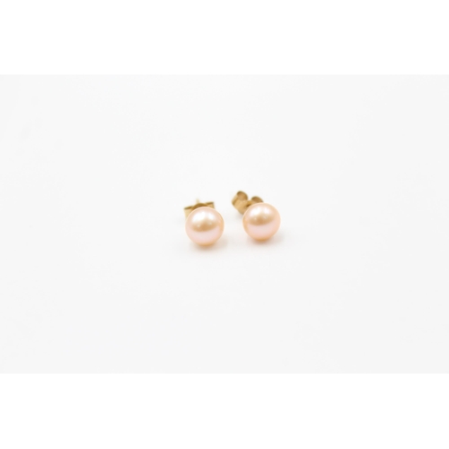 1092 - 3 x 9ct gold paired pearl stud earrings (4.6g)