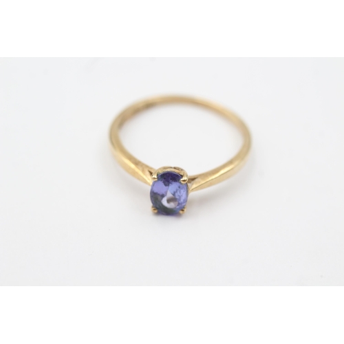 1095 - 9ct gold tanzanite solitaire dress ring (1.5g)