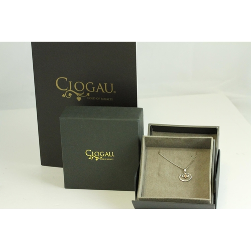 1138 - Fine sterling silver and gold clogau necklace . Set in sterling silver with welsh clogau gold detail... 