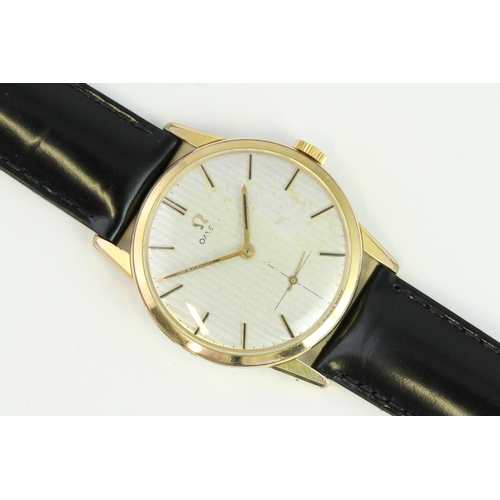 82 - *TO BE SOLD WITHOUT RESERVE* VINTAGE OMEGA REFERENCE 121001 CIRCA 1962, circular textured patina dia... 