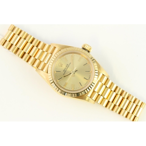 89 - 18CT LADIES ROLEX OYSTER PERPETUAL 67198 CIRCA 1985, circular champagne dial with baton hour markers... 