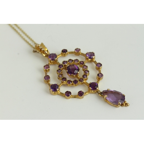 1101 - Vintage 9ct gold and natural amethyst target necklace. Set with natural amethysts. Fully hallmarked ... 