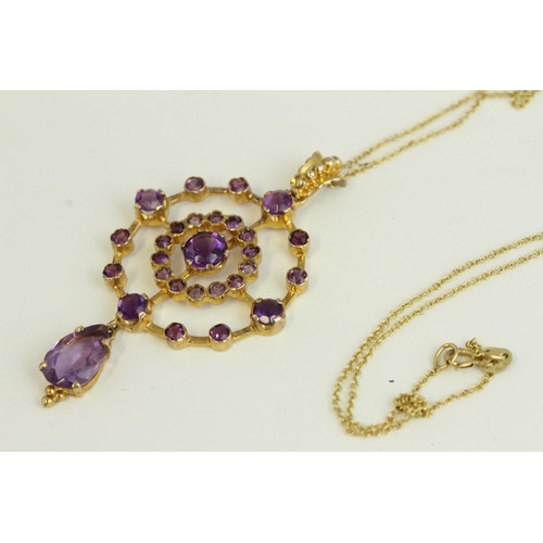 1101 - Vintage 9ct gold and natural amethyst target necklace. Set with natural amethysts. Fully hallmarked ... 