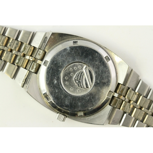 22 - VINTAGE OMEGA CONSTELLATION AUTOMATIC 168.0054 CIRCA 1972, circular silver dial with baton hour mark... 