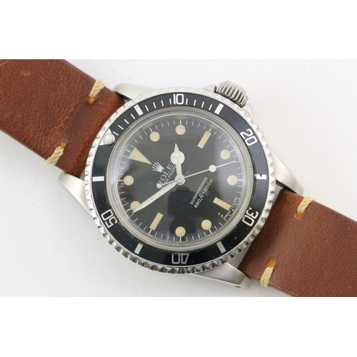 26 - VINTAGE ROLEX SUBMARINER 5513 CIRCA 1979, circular matte black dial with cream patina hour makers, m... 